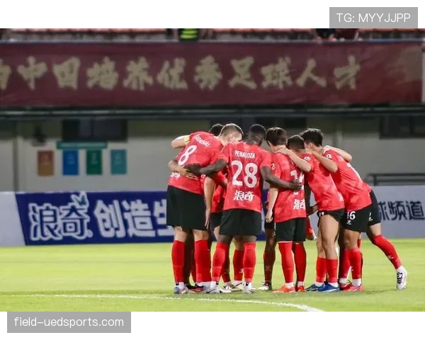 广州队迎来赛季关键阶段,比赛表现起伏明显,阵容调整影响战术执行 广州队迎来赛季关键阶段,比赛表现起伏明显,阵容调整影响战术执行